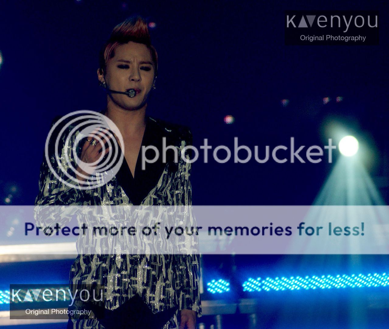 [30.11.12][Pics] Xia Junsu - The 1st World Tour Concert in Oberhausen ,Germany 706353_501676636529360_282940622_o