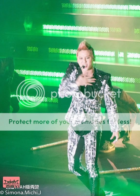 [30.11.12][Pics] Xia Junsu - The 1st World Tour Concert in Oberhausen ,Germany 8d77af3533fa828b834e950afd1f4134960a5ab6