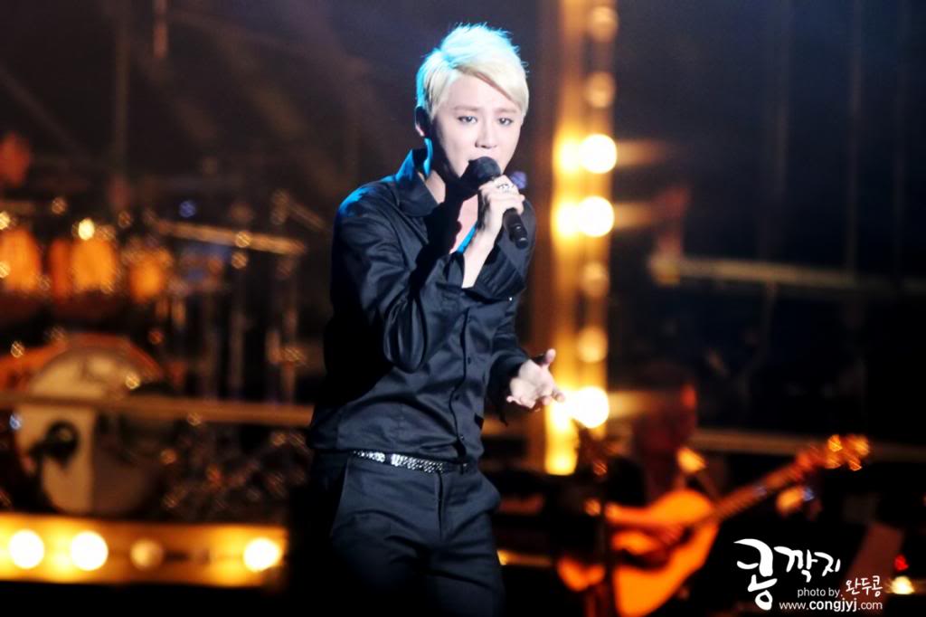 [30.12.12][Pics] Junsu - XIA 2012 Ballad & Musical Concert with Ochestra (Day 2) 8gpyh_zps19e2ec2c