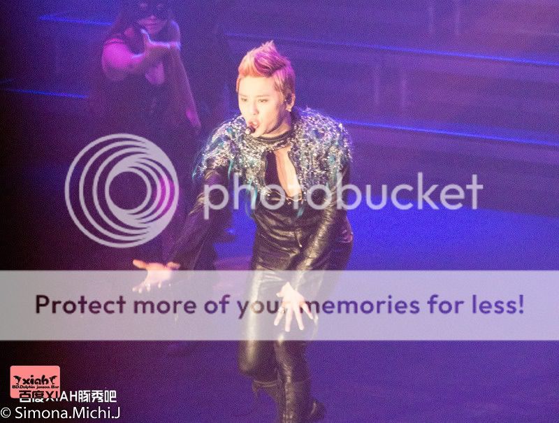 [30.11.12][Pics] Xia Junsu - The 1st World Tour Concert in Oberhausen ,Germany B47cfbdde71190ef88b69936ce1b9d16fcfa6057