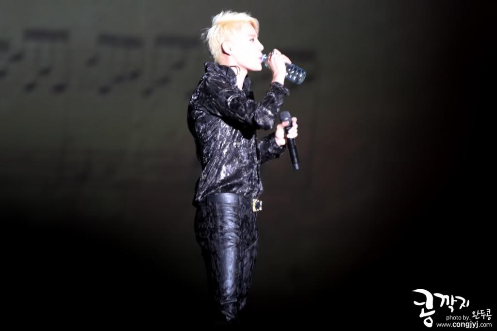 [30.12.12][Pics] Junsu - XIA 2012 Ballad & Musical Concert with Ochestra (Day 2) Bilfs_zpsb6525814