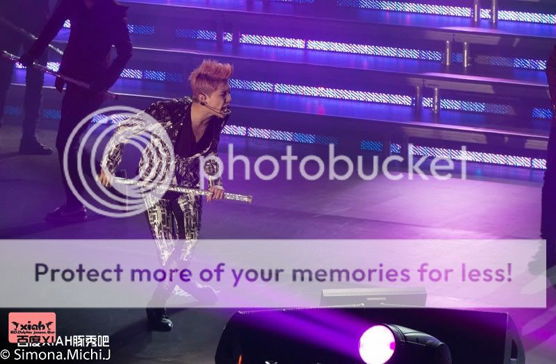 [30.11.12][Pics] Xia Junsu - The 1st World Tour Concert in Oberhausen ,Germany E15f1724ab18972b80ff0b23e6cd7b899c510ade