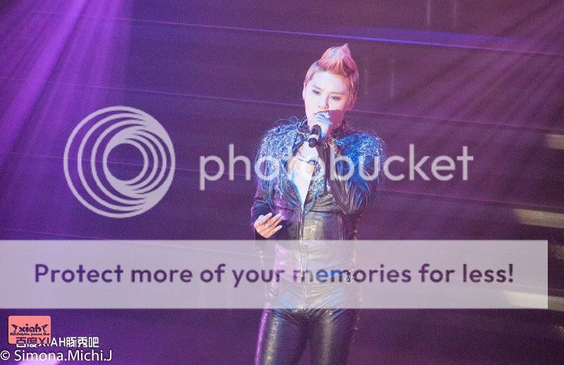 [30.11.12][Pics] Xia Junsu - The 1st World Tour Concert in Oberhausen ,Germany F9b5ddcec3fdfc03d24fe851d43f8794a5c226e8