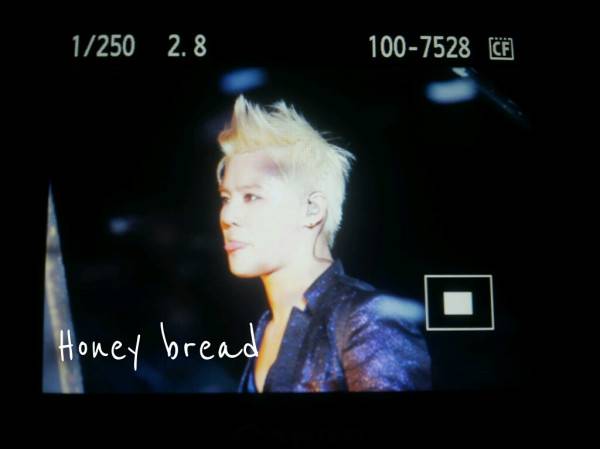 [30.12.12][Pics] Junsu - XIA 2012 Ballad & Musical Concert with Ochestra (Day 2) Hb2-1_zpseba1d2bf