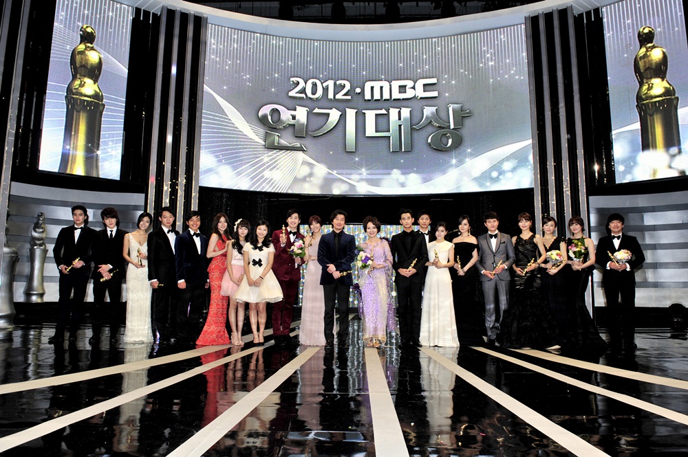 [30.12.12][Pics] JaeChun - MBC Drama Awards  14202_201212310128131_P_zps4c6ae0ea
