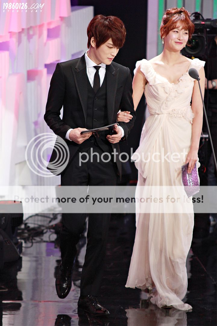 [30.12.12][Pics] Jaejoong - MBC Drama Awards  121230_02_01_Jay