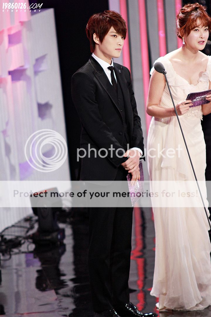 [30.12.12][Pics] Jaejoong - MBC Drama Awards  121230_02_02_Jay