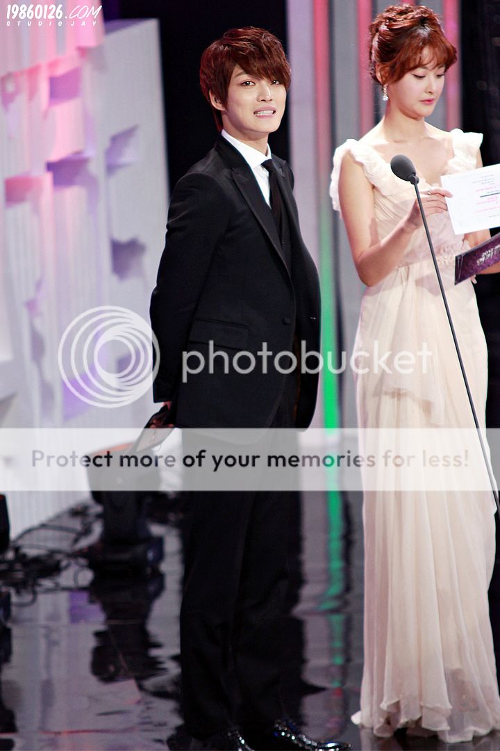 [30.12.12][Pics] Jaejoong - MBC Drama Awards  121230_02_06_Jay