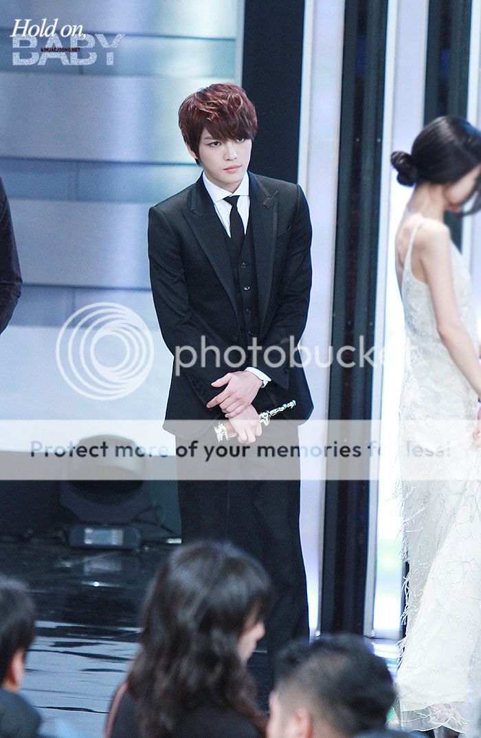 [30.12.12][Pics] Jaejoong - MBC Drama Awards  2733B24B50E2F19E2013BF