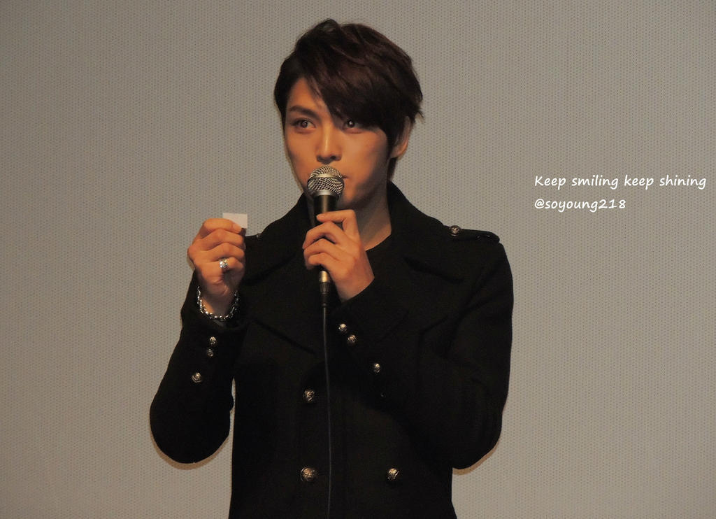 [30.11.12][Pics] Jaejoong - “Code Name Jackal” Stage Greeting (Day 7)   A89UH9ACAAAGStjjpg_large