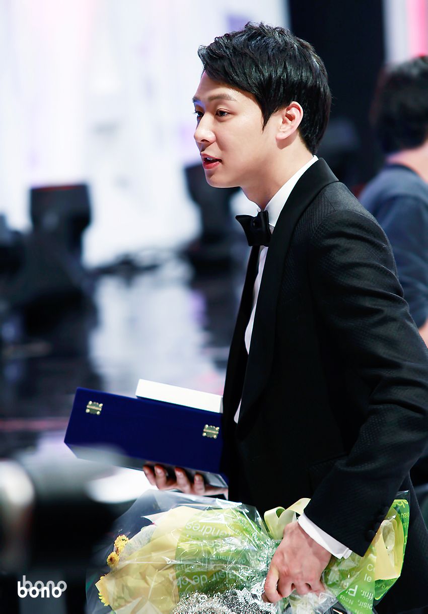 [30.12.12][Pics] Yoochun - MBC Drama Awards  0206c0bf6c81800ac07448d0b13533fa838b473e