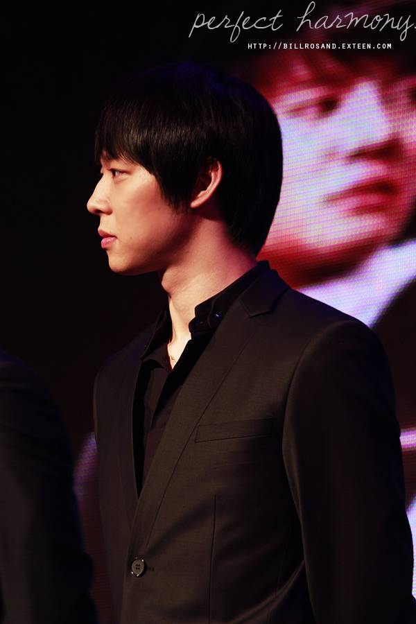 [2011.04.01] YooChun - World Tour Concert Press Con (2011-2012) in Bangkok, Thailand 038a99f9