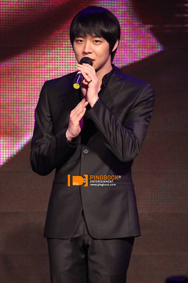 [2011.04.01] YooChun - World Tour Concert Press Con (2011-2012) in Bangkok, Thailand 0df5399d