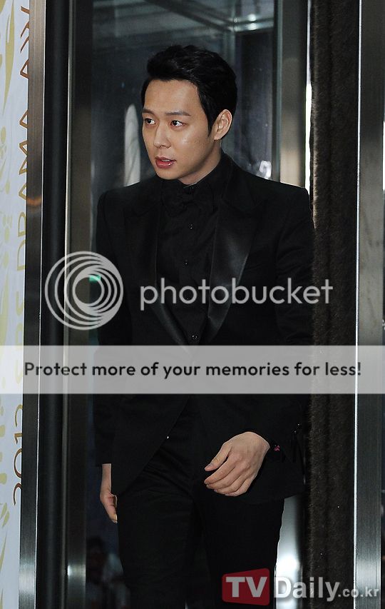 [31.12.12][Pics] Yoochun - SBS Drama Awards 1356953312_443242_zps4b068a0e