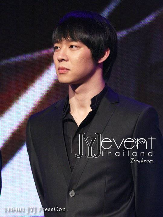 [2011.04.01] YooChun - World Tour Concert Press Con (2011-2012) in Bangkok, Thailand 16613fb2