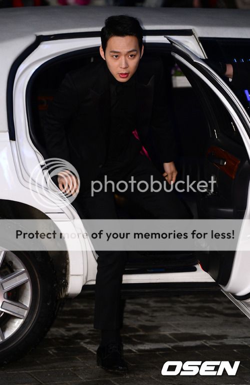 [31.12.12][Pics] Yoochun - SBS Drama Awards 201212312023775135_50e1766668745_zps24fc32cf