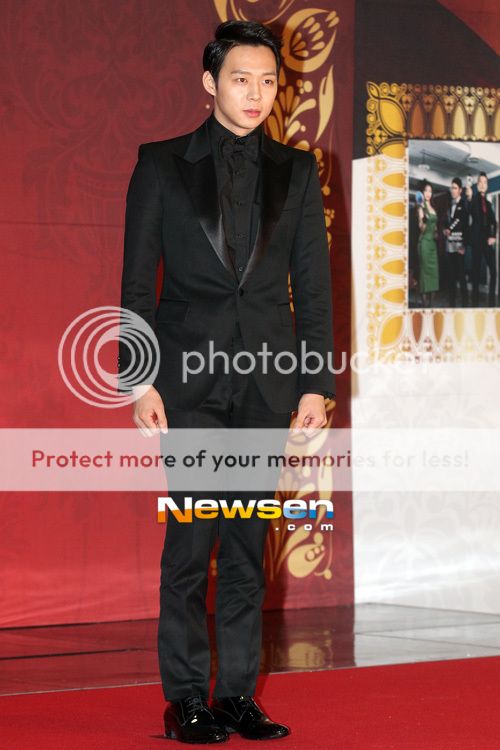 [31.12.12][Pics] Yoochun - SBS Drama Awards 201212312214302810_1_zps35c23c53