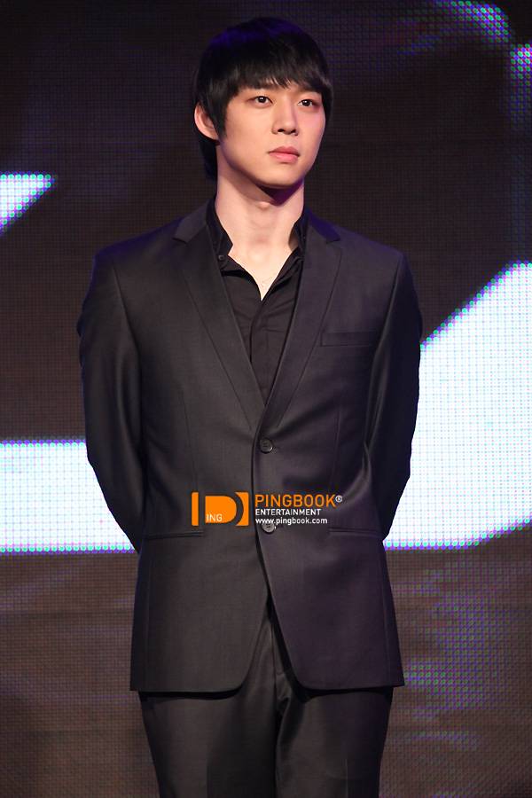 [2011.04.01] YooChun - World Tour Concert Press Con (2011-2012) in Bangkok, Thailand 26519ce4