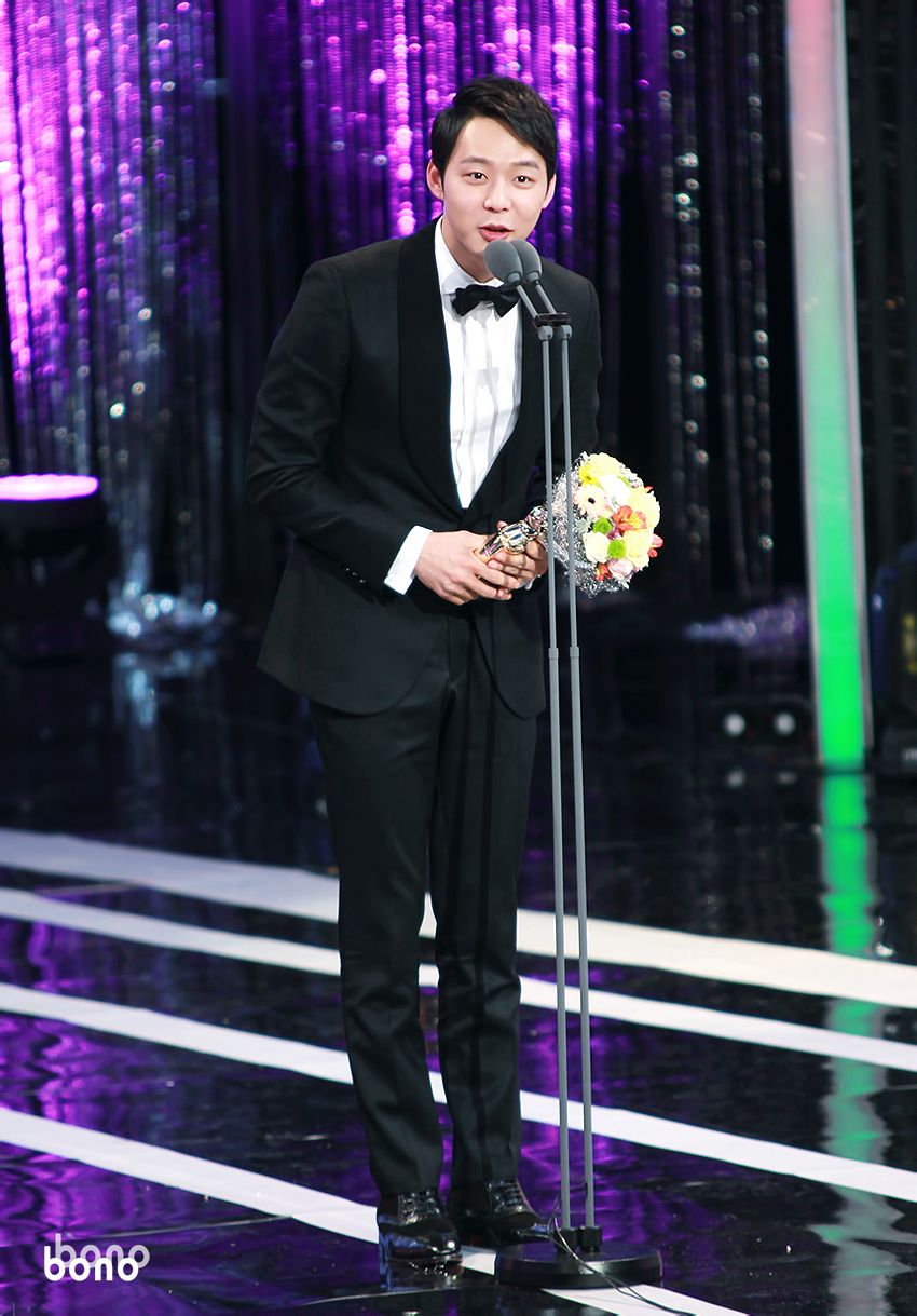 [30.12.12][Pics] Yoochun - MBC Drama Awards  2ea4a351f3deb48f4ce26000f01f3a292ff578c0