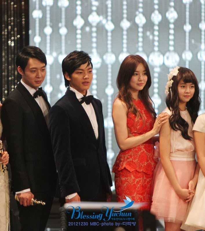 [30.12.12][Pics] Yoochun - MBC Drama Awards  55104346740389331818046