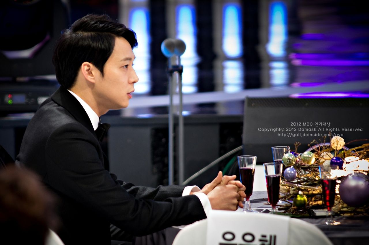 [30.12.12][Pics] Yoochun - MBC Drama Awards  566be9dde71190efe4d4bd01ce1b9d16fcfa609b