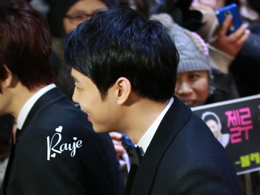 [30.12.12][Pics] Yoochun - MBC Drama Awards  6761b7dfjw1e0c1jq2gxoj_zpscb6af1cd