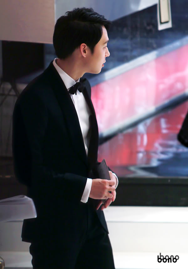 [30.12.12][Pics] Yoochun - MBC Drama Awards  711249899