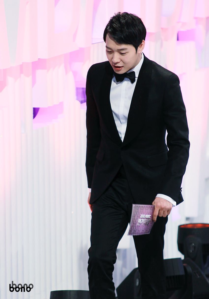 [30.12.12][Pics] Yoochun - MBC Drama Awards  721aa1345982b2b74d36f81a31adcbef77099b26