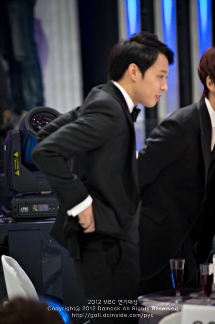 [30.12.12][Pics] Yoochun - MBC Drama Awards  7e15dd1373f08202a22ebde14bfbfbedaa641b0a
