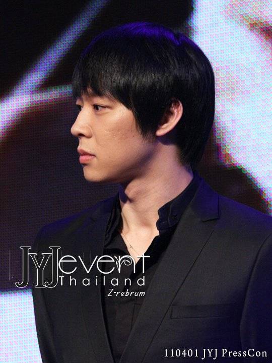 [2011.04.01] YooChun - World Tour Concert Press Con (2011-2012) in Bangkok, Thailand 956db785