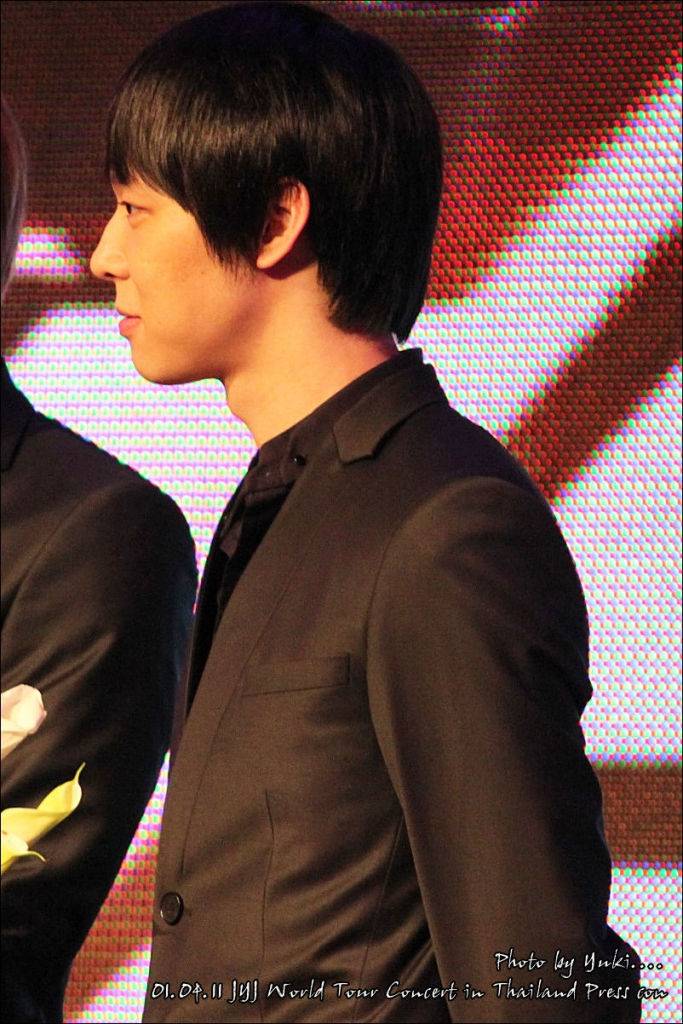 [2011.04.01] YooChun - World Tour Concert Press Con (2011-2012) in Bangkok, Thailand 99bac8db