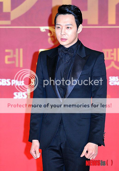 [31.12.12][Pics] Yoochun - SBS Drama Awards NISI20121231_0007524814_web_zps0668c134