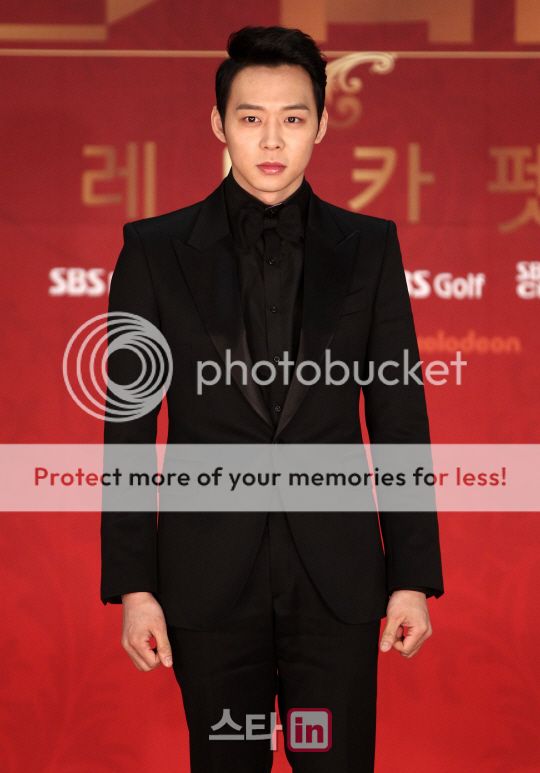 [31.12.12][Pics] Yoochun - SBS Drama Awards PS12123100120_zps899d3476