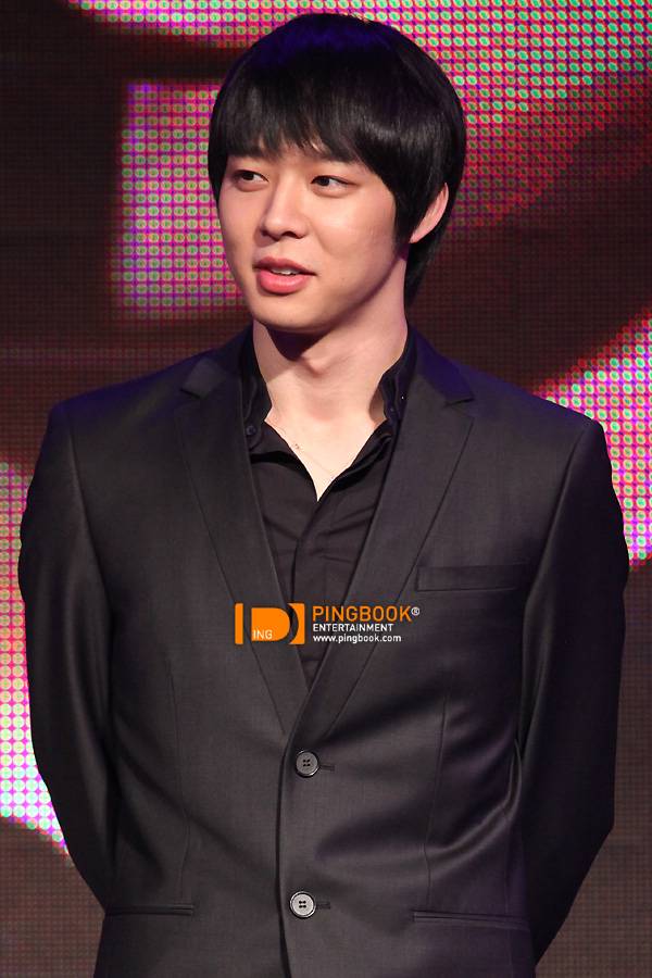 [2011.04.01] YooChun - World Tour Concert Press Con (2011-2012) in Bangkok, Thailand A1f11d7b