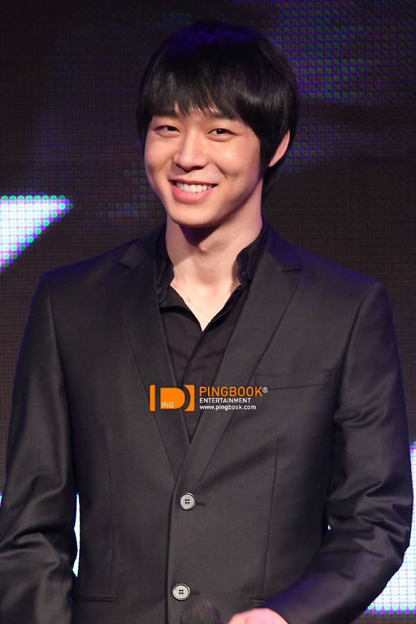 [2011.04.01] YooChun - World Tour Concert Press Con (2011-2012) in Bangkok, Thailand A2bbf1cd