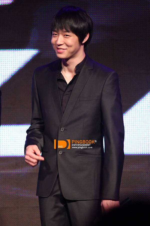 [2011.04.01] YooChun - World Tour Concert Press Con (2011-2012) in Bangkok, Thailand Ab92f22a