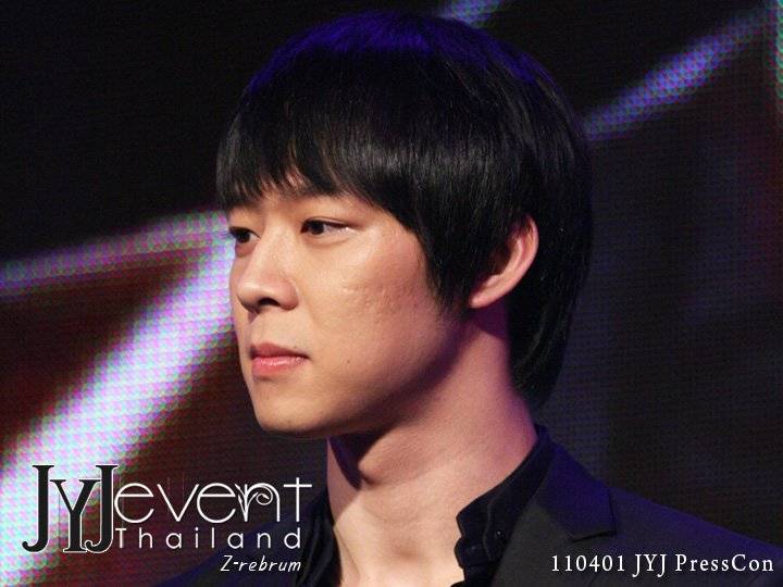 [2011.04.01] YooChun - World Tour Concert Press Con (2011-2012) in Bangkok, Thailand C40208a5