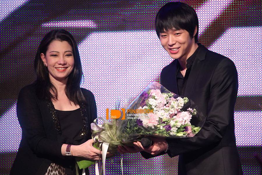 [2011.04.01] YooChun - World Tour Concert Press Con (2011-2012) in Bangkok, Thailand D98c8ab0