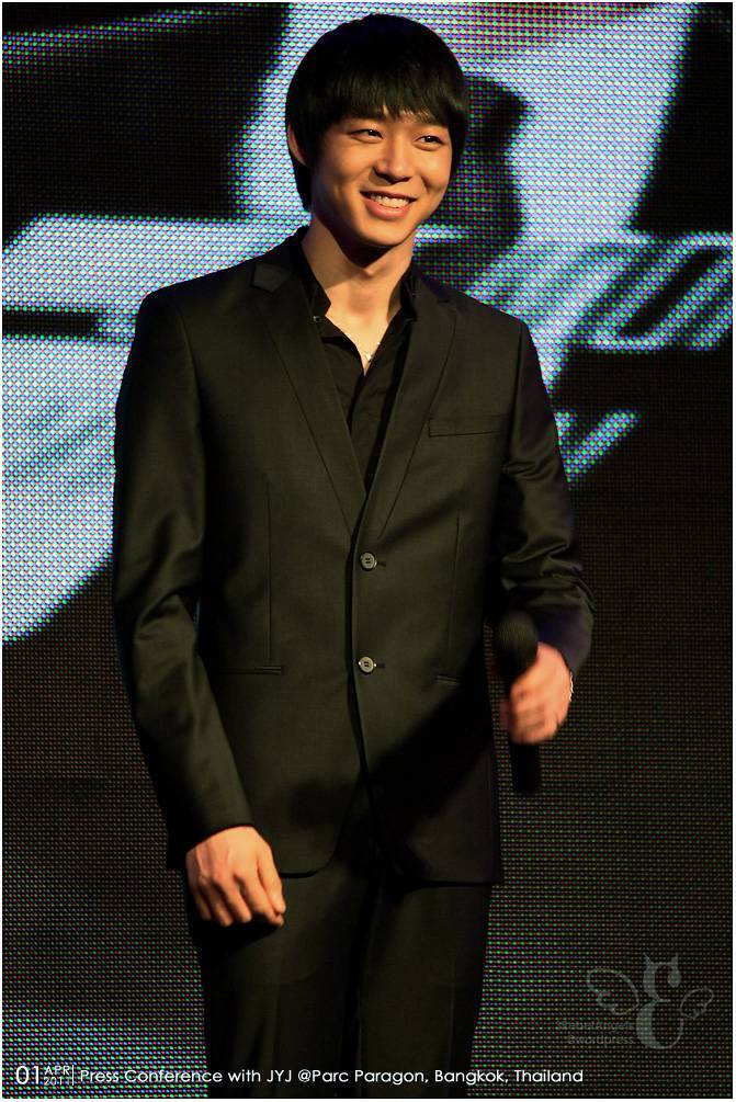 [2011.04.01] YooChun - World Tour Concert Press Con (2011-2012) in Bangkok, Thailand Df7be473