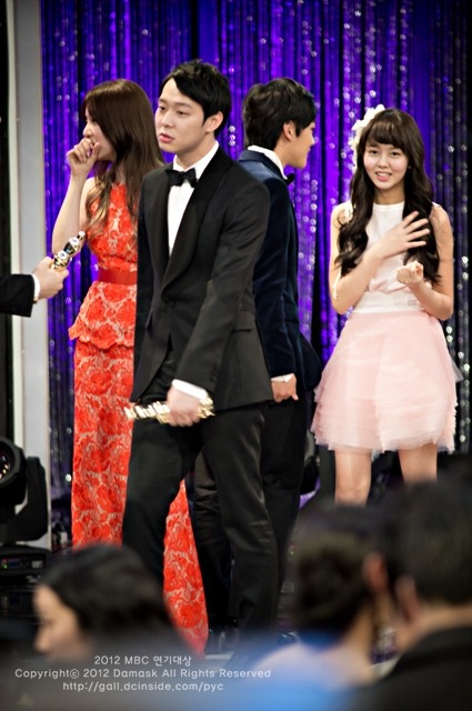[30.12.12][Pics] Yoochun - MBC Drama Awards  Ee3359fbb2fb4316521c55a420a4462308f7d34f