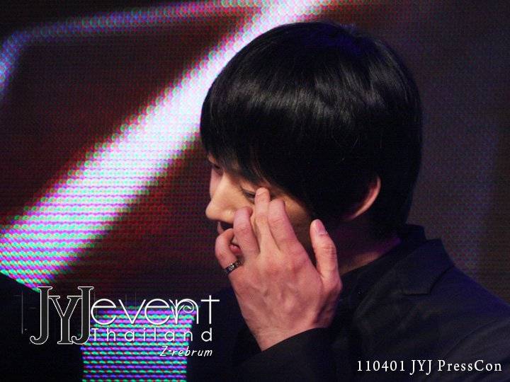 [2011.04.01] YooChun - World Tour Concert Press Con (2011-2012) in Bangkok, Thailand F4effa01