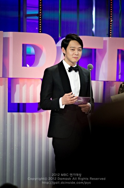 [30.12.12][Pics] Yoochun - MBC Drama Awards  F64199cad1c8a7860aee66d06709c93d72cf5082