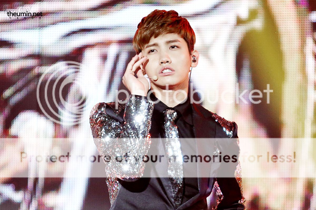 [11.10.12][Pics] Changmin - Nongshim Love Sharing Concert 0002