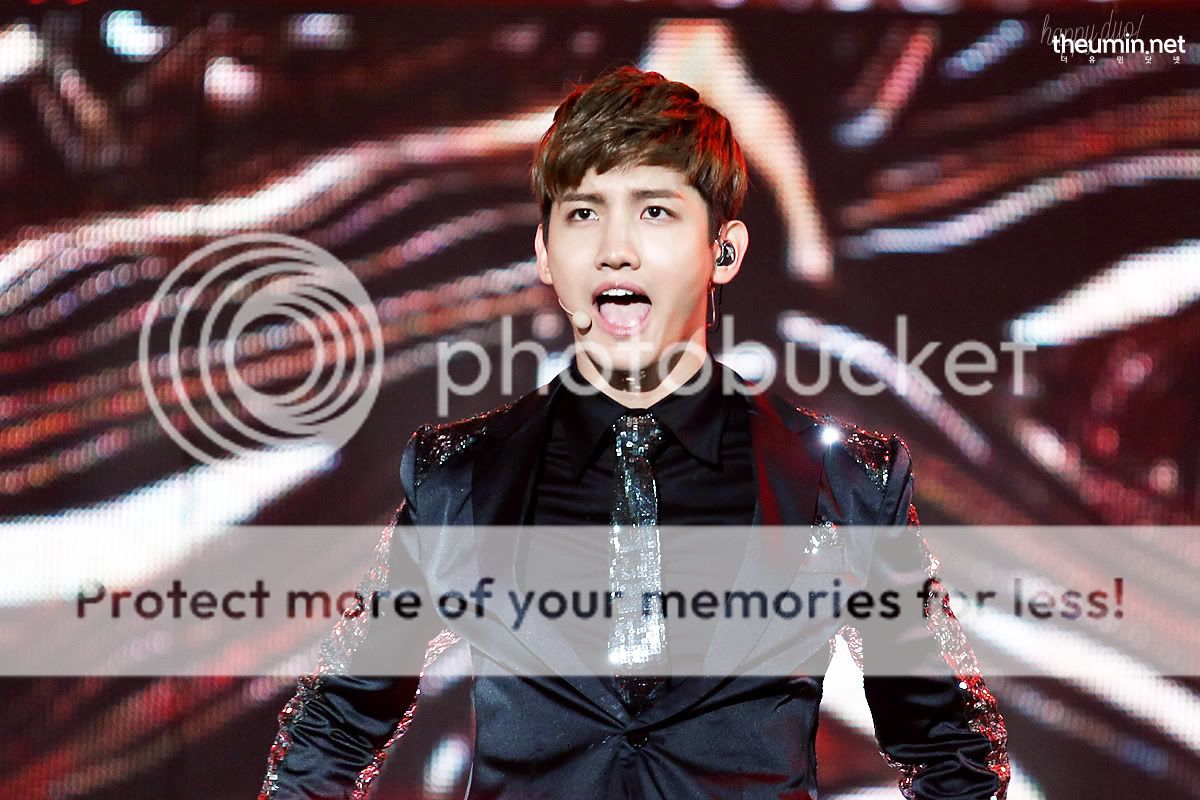 [11.10.12][Pics] Changmin - Nongshim Love Sharing Concert 0004