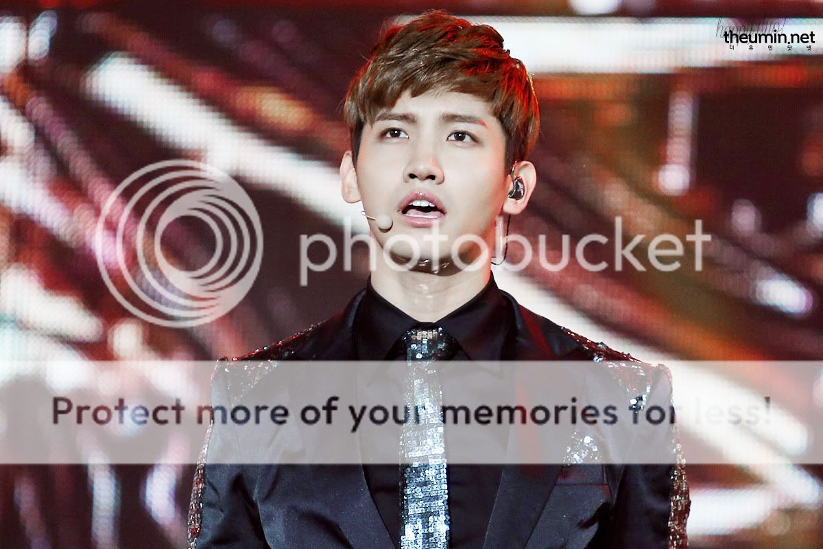 [11.10.12][Pics] Changmin - Nongshim Love Sharing Concert 0006