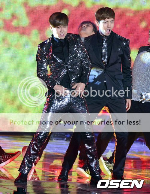 [11.11.12][Pics] TVXQ - Nongshim Love Sharing Concert 420283d6277f9e2f0de60ff51f30e924ba99f381