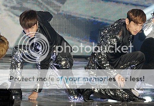 [11.11.12][Pics] TVXQ - Nongshim Love Sharing Concert 4cd8f7deb48f8c5411eed8d23a292df5e1fe7f93