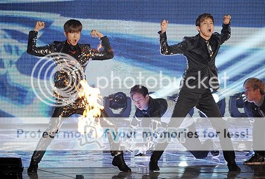 [11.11.12][Pics] TVXQ - Nongshim Love Sharing Concert 699a672762d0f703b16b872108fa513d2497c5ff