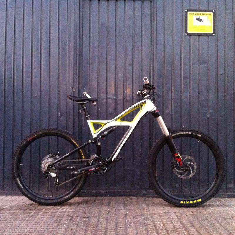 ROBADA Spec. Enduro Expert Carbon 2012 IMG_4269