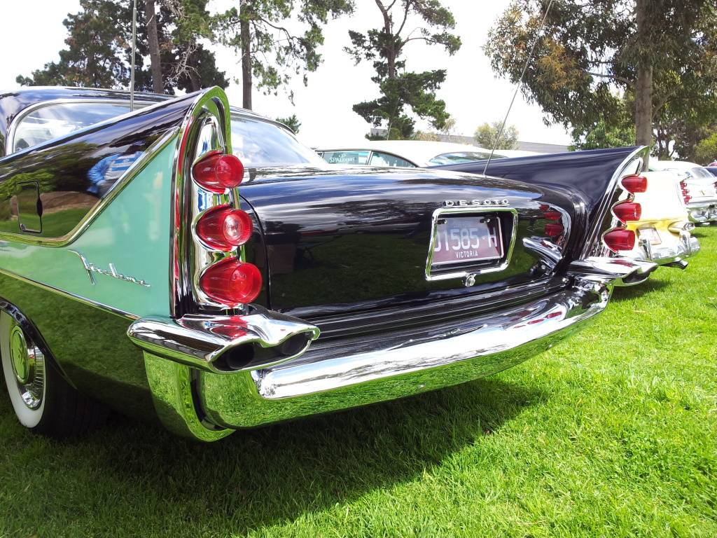 Chryslers at Caribbean Gardens  20121021_114228